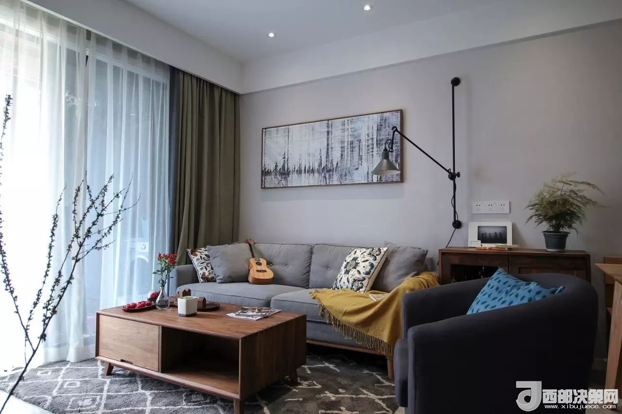 沙發(fā)背景墻選對裝飾畫，才能美了整個客廳空間！