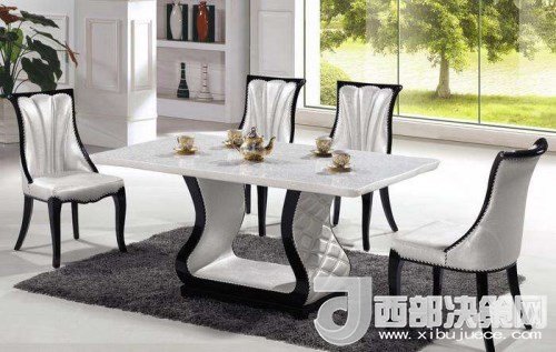 喜歡白色餐桌 但椅子該如何搭配？