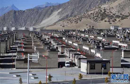 (新春走基層)(1)我們將在低海拔新居過年——極高海拔地區(qū)群眾生態(tài)搬遷安置點(diǎn)見聞