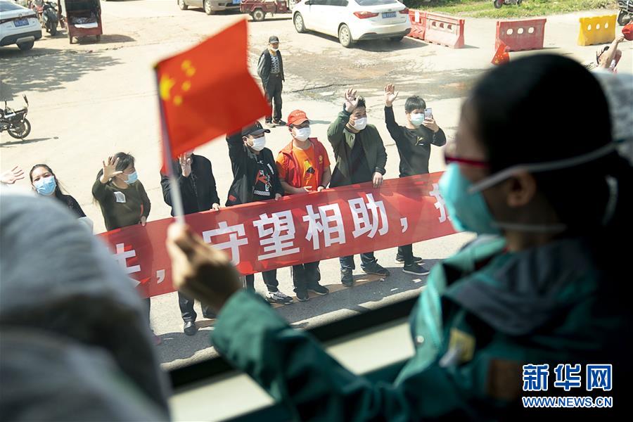 （聚焦疫情防控·圖文互動）（1）分秒必爭！一切為了治病救人——中國抗疫生命至上的生動實踐