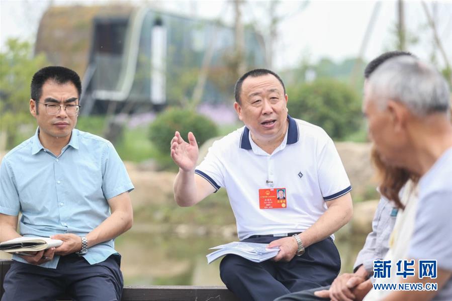 （新華全媒頭條·兩會(huì)精神看落實(shí)·圖文互動(dòng)）（2）整體謀劃、系統(tǒng)升級(jí)、全面提升——落實(shí)全國(guó)兩會(huì)精神織牢織密公共衛(wèi)生防護(hù)網(wǎng)