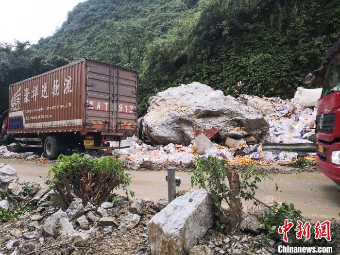 事故現(xiàn)場。　黃鵬 攝