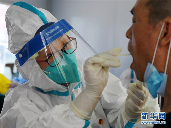 （新華全媒頭條·圖文互動(dòng)）（7）首都再戰(zhàn)“疫”，難忘40天——寫在北京應(yīng)急響應(yīng)級(jí)別降級(jí)之際 