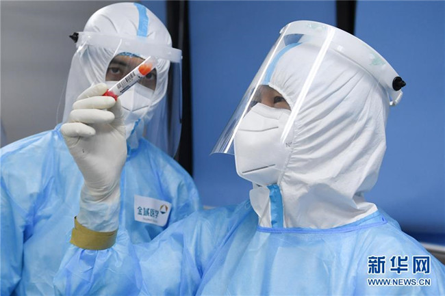 （新華全媒頭條·圖文互動(dòng)）（10）首都再戰(zhàn)“疫”，難忘40天——寫在北京應(yīng)急響應(yīng)級(jí)別降級(jí)之際 