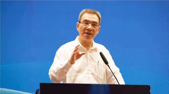 林毅夫發(fā)表演講。（資料圖）