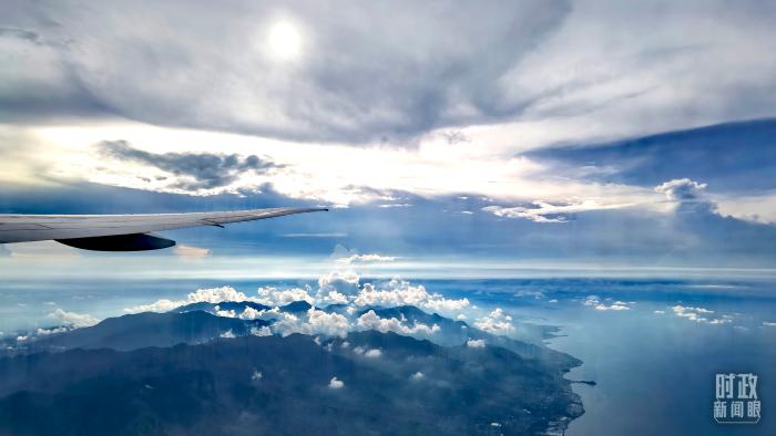 △空中俯瞰巴厘島。(總臺央視記者馬亞陽拍攝)