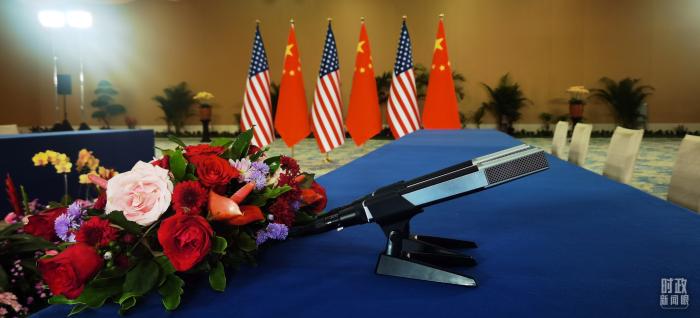 △中美元首會晤現(xiàn)場擺放的鮮花。(總臺央視記者劉琦拍攝)