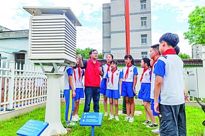 激勵(lì)創(chuàng)新，樹立“強(qiáng)國有我”鴻鵠志